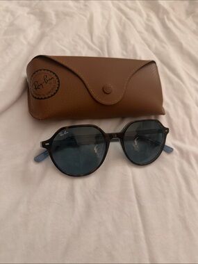 Ray-Ban Women’s Round Sunglasses in Tortoise Frame with Blue Lenses